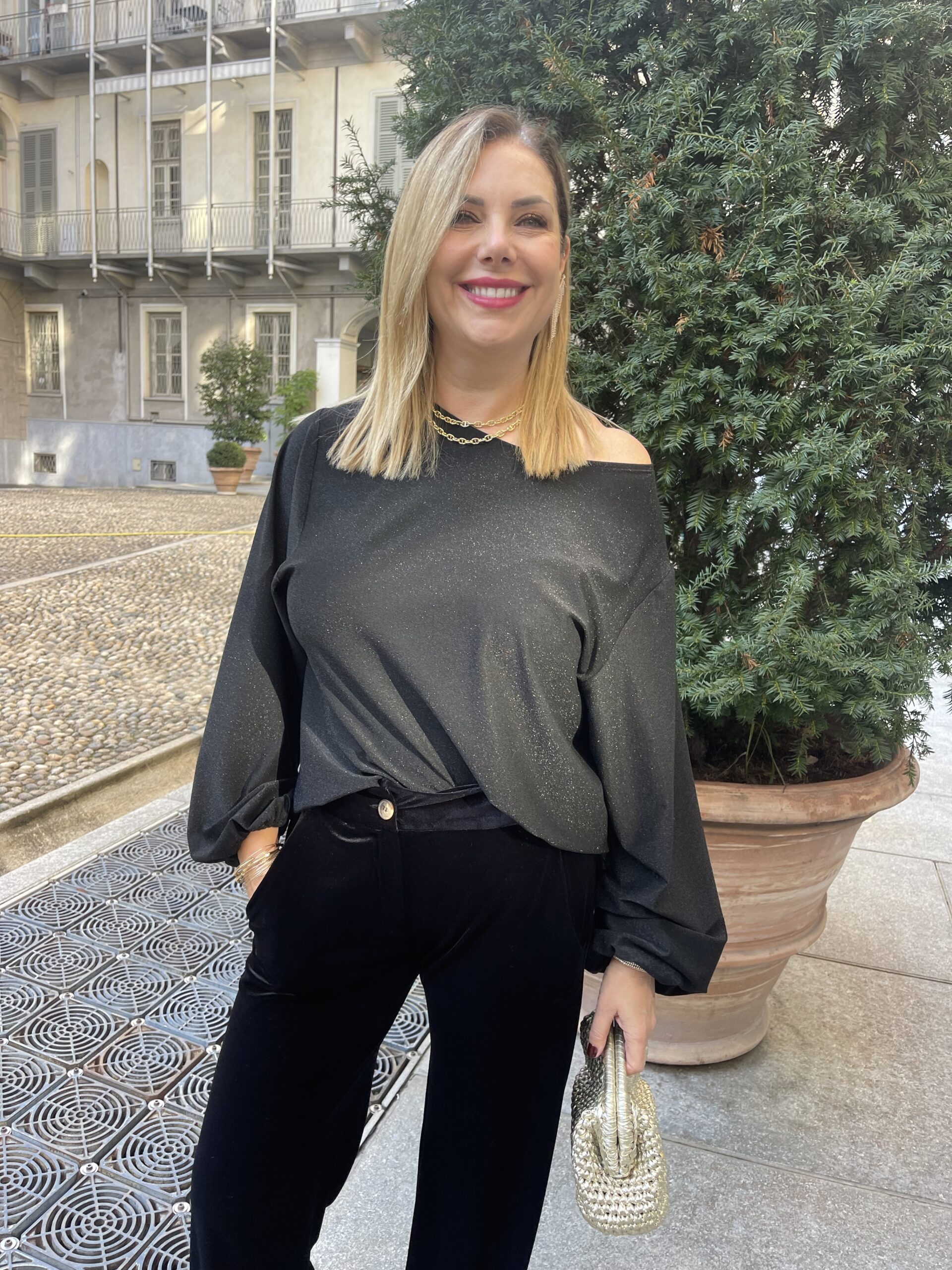 Blusa con Maniche a Sbuffo Nera