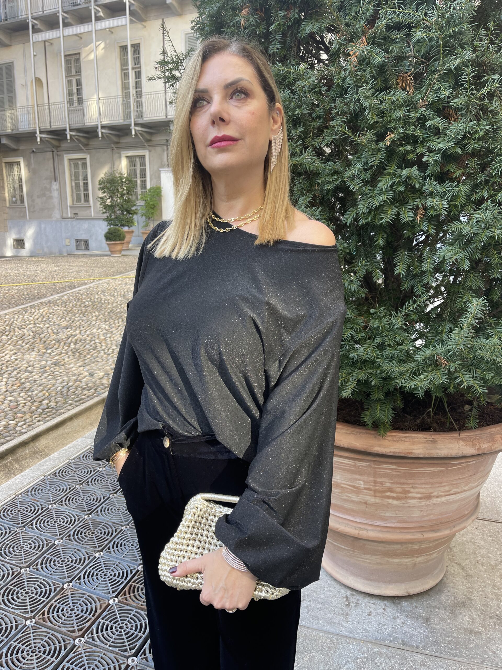 Blusa con Maniche a Sbuffo Nera - immagine 2