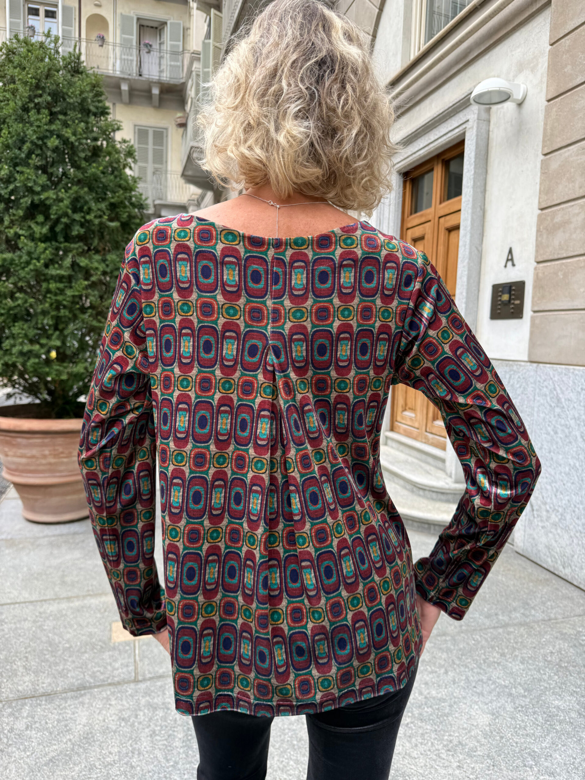 Blusa in velluto – Morbida, comoda e perfetta per le feste - immagine 2